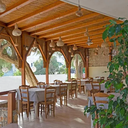 Gerani Aparthotel 3*