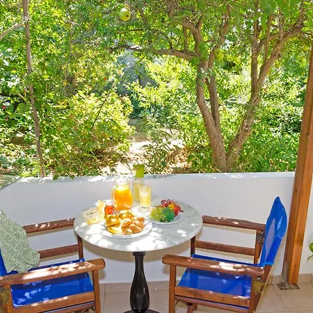 Gerani Aparthotel 3*